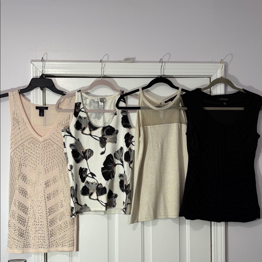 White House Black Market brand sleeveless tops (4) Sizes Small